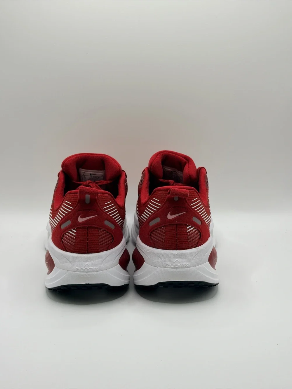 Nike Vomero 18 Red and Black ZoomX Running Shoes_5